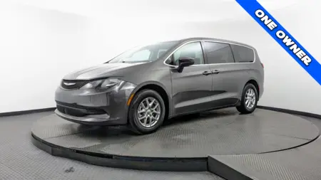 2023 CHRYSLER VOYAGER