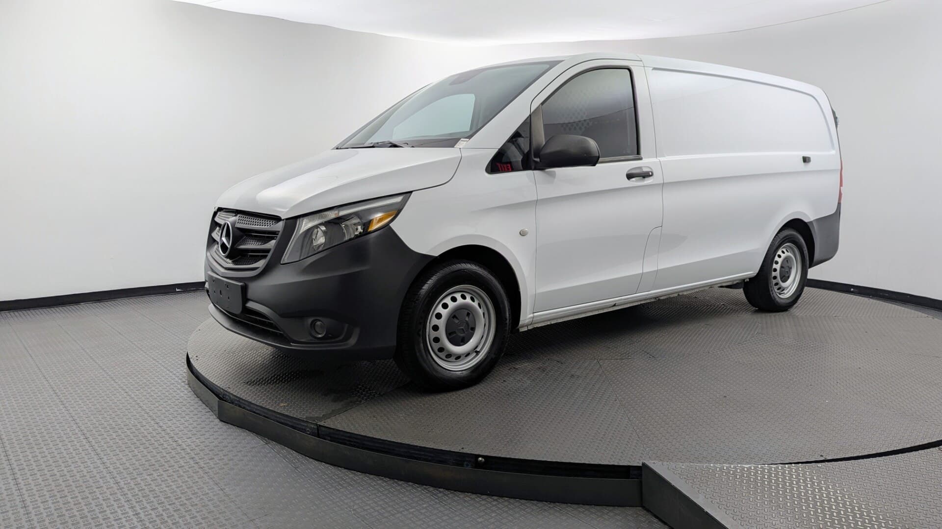 2022 MERCEDES-BENZ METRIS
