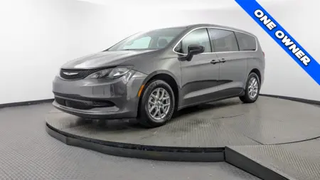 2023 CHRYSLER VOYAGER